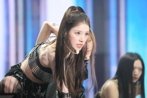 260215-heejin-v0-ob668staei1h1.webp