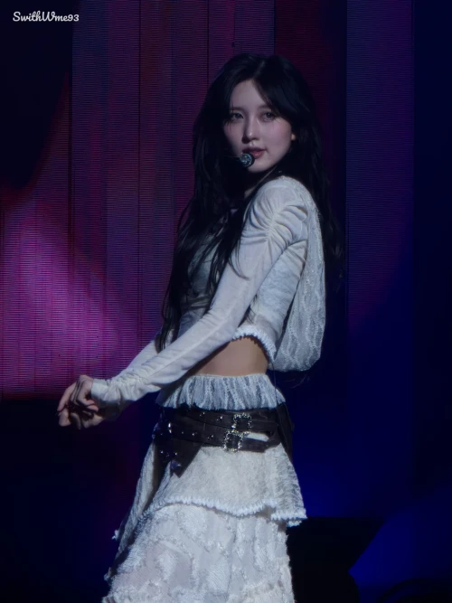260509-gaeul-v0-9jptl071ta1h1.webp