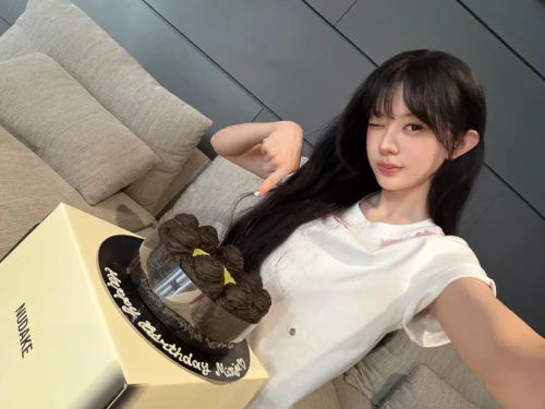 260511-minju-v0-0higzshcpk0h1.webp