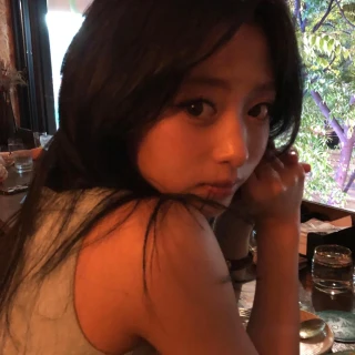 260515-ahyeon-weverse-update-v0-37yp3r0hpf1h1
