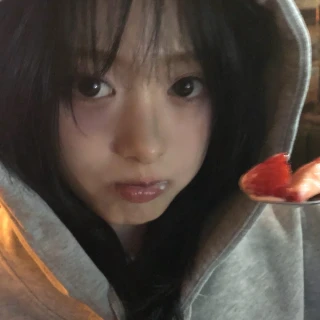 260515-ahyeon-weverse-update-v0-lxygur0hpf1h1