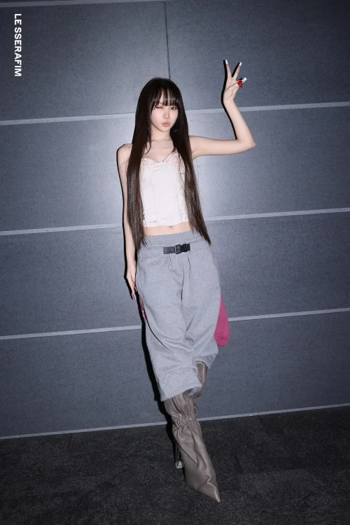 260516-chaewon-2nd-studio-album-pureflow-pt-1-jacket-photo-v0-f465585tng1h1.webp