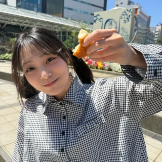 260516-chodan-weverse-post-for-siyeon-day-v0-fsyk6ugkth1h1