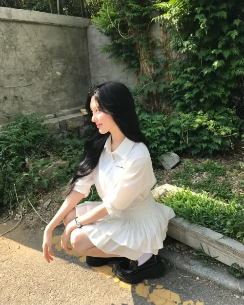260516-gaeul-instagram-update-v0-0gj7bergng1h1.webp