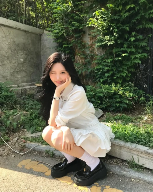 260516-gaeul-instagram-update-v0-0ide1l6gng1h1.webp