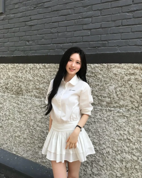 260516-gaeul-instagram-update-v0-8by07czgng1h1.webp