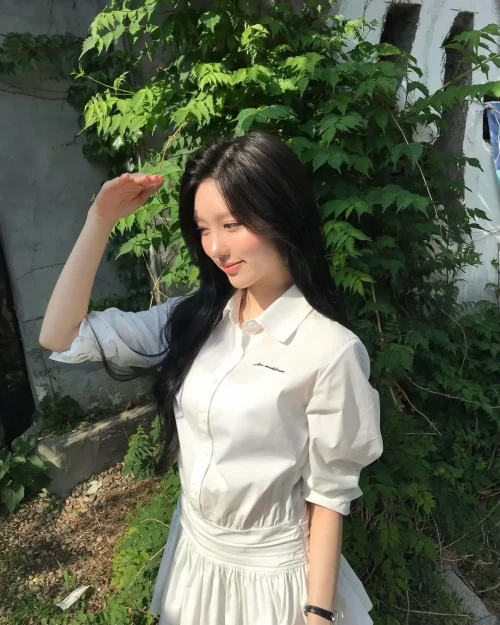 260516-gaeul-instagram-update-v0-904gq6hgng1h1.webp