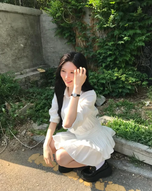 260516-gaeul-instagram-update-v0-b184mrugng1h1.webp