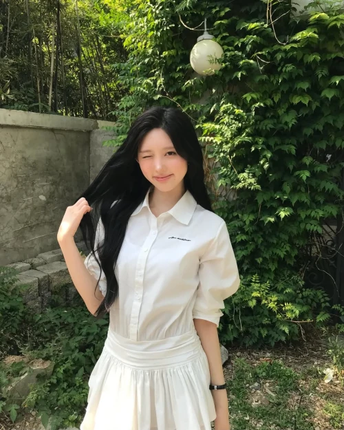 260516-gaeul-instagram-update-v0-c8k77wpgng1h1.webp