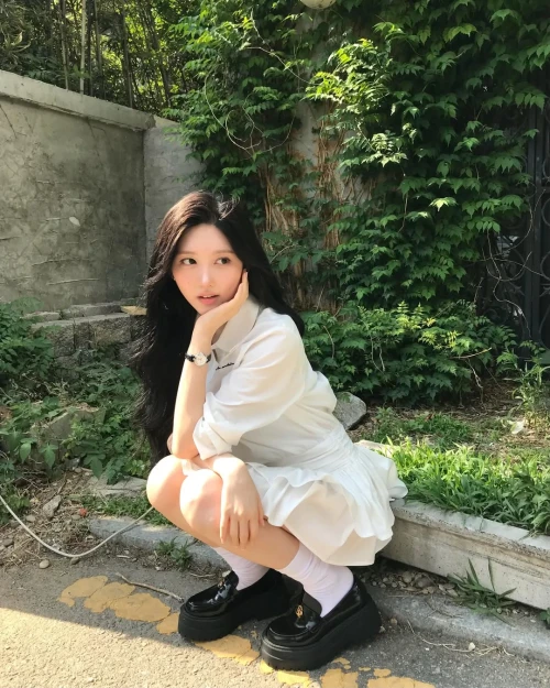 260516-gaeul-instagram-update-v0-w86w3zdgng1h1.webp