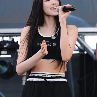 260516-gawon-meovv-at-nikes-run-to-roar-event-fan-taken-v0-rh7r3kwz4k1h1