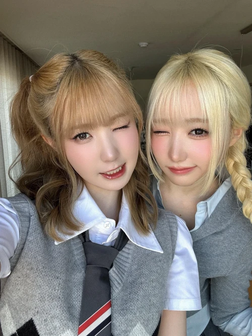 260516-hitomi-weverse-update-with-mei-v0-atllxb4oth1h1.webp