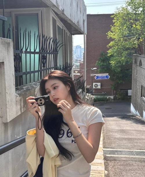 260516-hyewon-instagram-update-v0-5ie3syw4pi1h1.webp