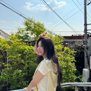 260516-hyewon-instagram-update-v0-8fbpwyw4pi1h1