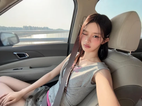 260516-minju-weverse-update-v0-nfur7qbjbi1h1.webp