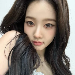 260516-sieun-instagram-story-update-v0-5psmt662tk1h1