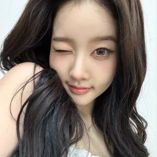 260516-sieun-instagram-story-update-v0-zet5u662tk1h1