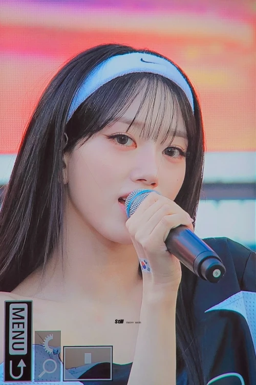 260516-sooin-meovv-at-nikes-run-to-roar-event-fan-taken-v0-n367vg0nck1h1.webp