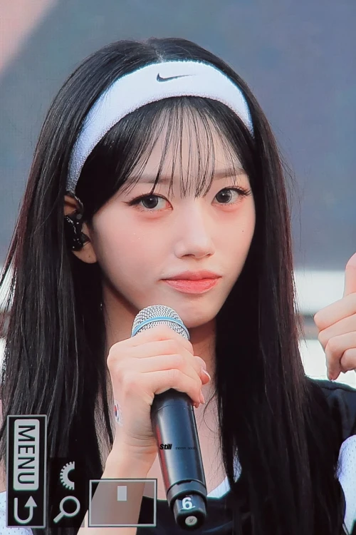 260516-sooin-meovv-at-nikes-run-to-roar-event-fan-taken-v0-wn787h0nck1h1.webp
