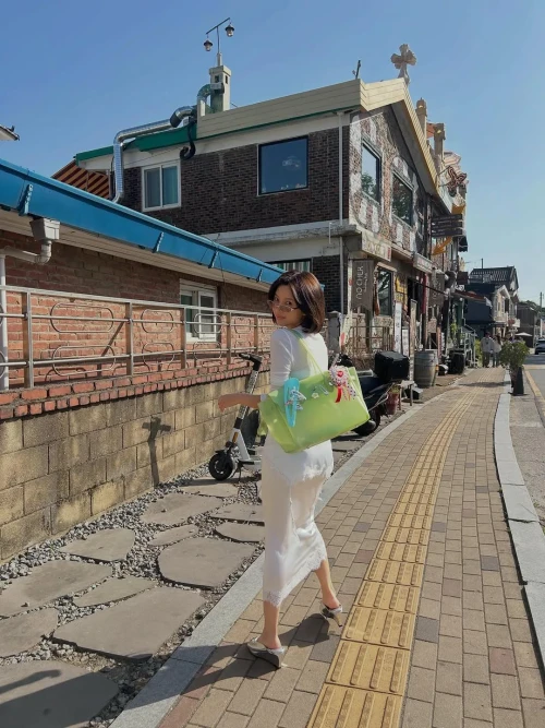 260516-soyeon-instagram-update-v0-2bzbx3xt7h1h1.webp