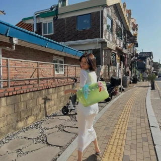 260516-soyeon-instagram-update-v0-2bzbx3xt7h1h1