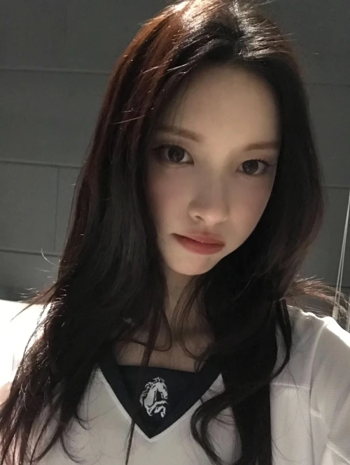 260516-yunah-v0-gwiguu1iif1h1.webp