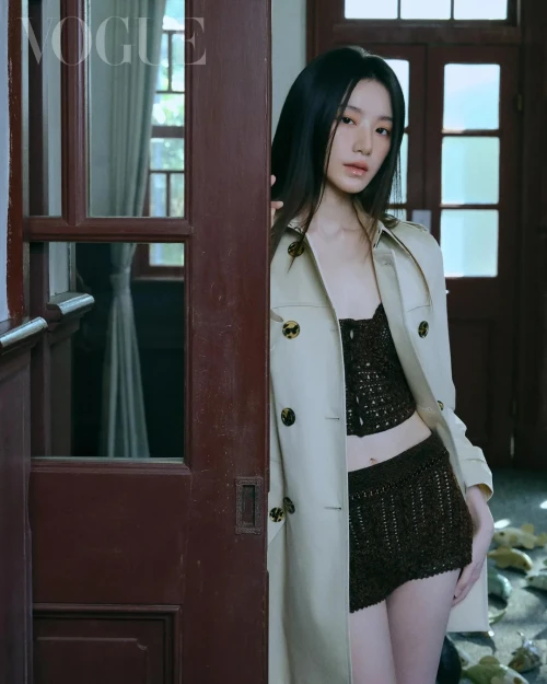 shuhua-for-vogue-taiwan-e-cover-may-2026-issue-v0-0z4cyeoobb1h1.webp