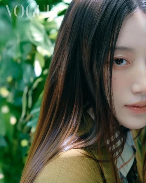 shuhua-for-vogue-taiwan-e-cover-may-2026-issue-v0-3jifep5pbb1h1.webp
