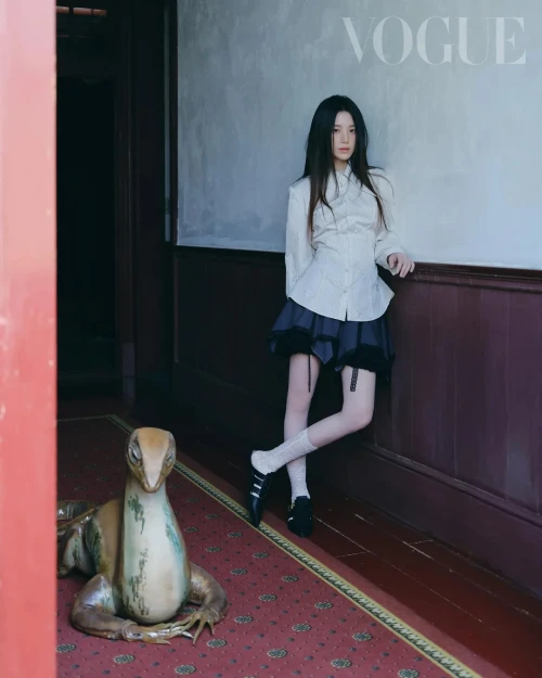 shuhua-for-vogue-taiwan-e-cover-may-2026-issue-v0-b5fm56sobb1h1.webp
