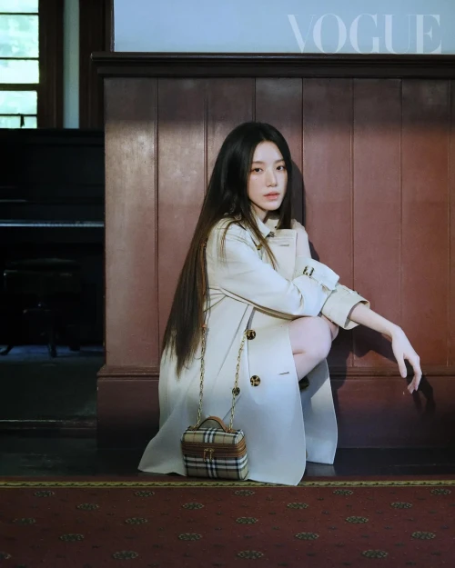 shuhua-for-vogue-taiwan-e-cover-may-2026-issue-v0-broq59robb1h1.webp