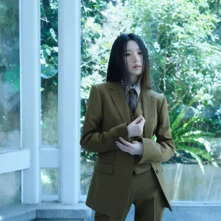 shuhua-for-vogue-taiwan-e-cover-may-2026-issue-v0-cqdt6c6pbb1h1