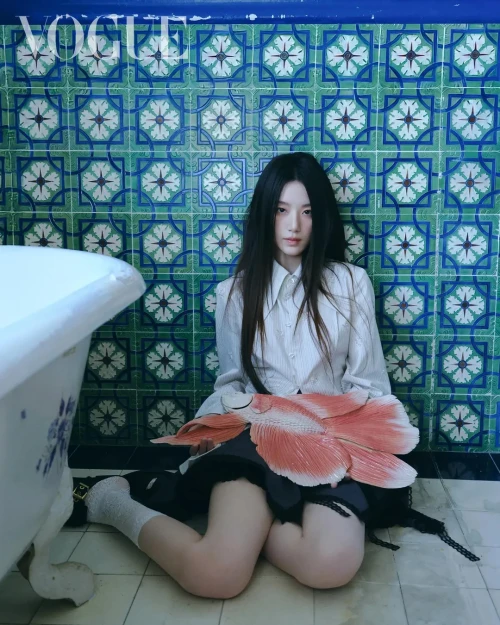 shuhua-for-vogue-taiwan-e-cover-may-2026-issue-v0-z52iep5pbb1h1.webp