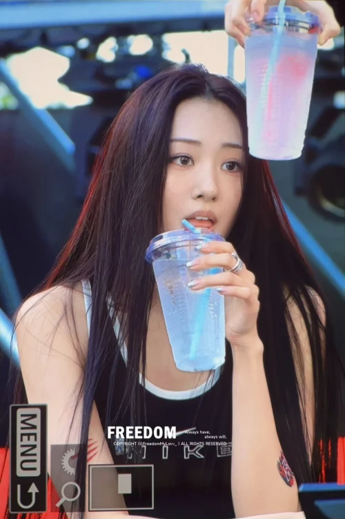 260516-gawon-meovv-at-nikes-run-to-roar-event-fan-taken-v0-1n6cl0pzak1h1.webp