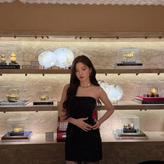 260516-seulgi-instagram-update-v0-ikc8t9eywg1h1