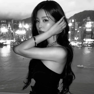 260516-seulgi-instagram-update-v0-q7c4l9u0xg1h1