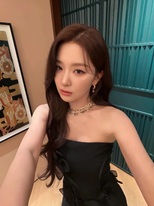 260516-seulgi-instagram-update-v0-voacavuzwg1h1.webp