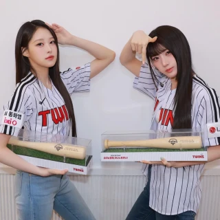 260516-soha-junhwi-lg-twins-ceremonial-first-pitch-behind-v0-2kv1sm3ffg1h1