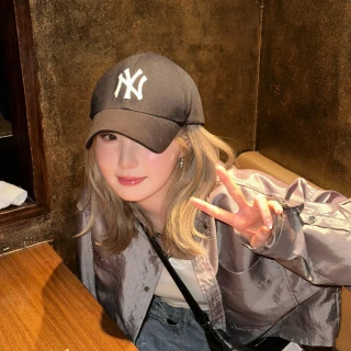 260517-hitomi-instagram-update-v0-sgs5xmrbfp1h1