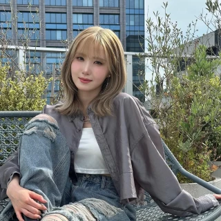 260517-hitomi-instagram-update-v0-vakwrqpbfp1h1