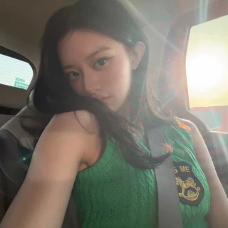260517-minju-weverse-update-v0-49z7likahq1h1
