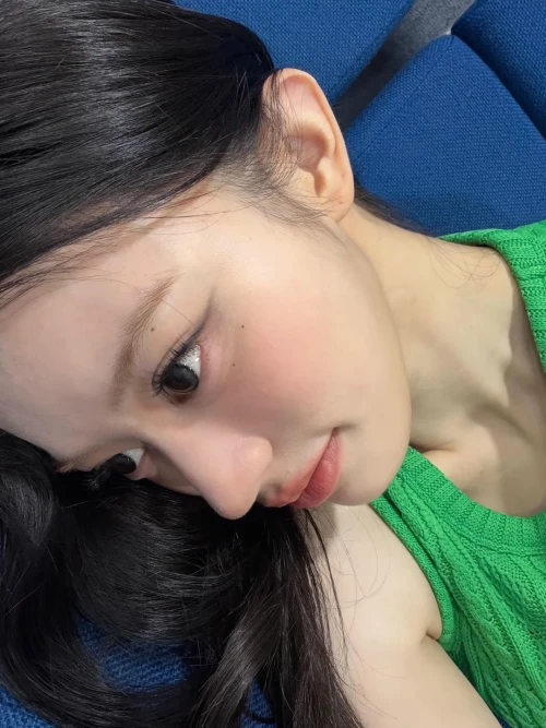 260517-minju-weverse-update-v0-5ds2cjkahq1h1.webp