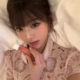 260517-wonyoung-instagram-update-2-v0-yxvla3xzuo1h1