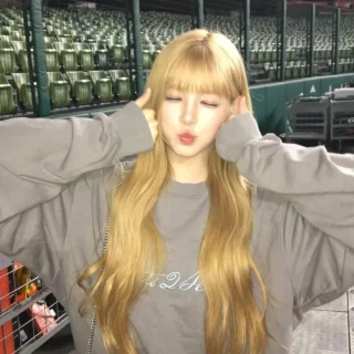 260517-yuha-weverse-update-v0-6k0m6govmp1h1