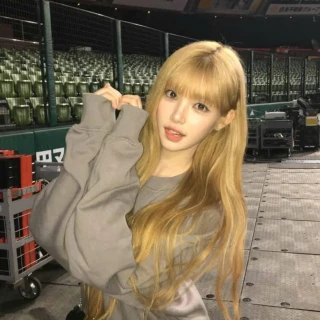 260517-yuha-weverse-update-v0-7y0v3govmp1h1