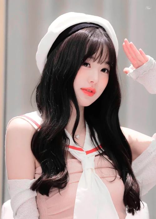 240126-wonyoung-v0-f7tlq3z1912h1.webp