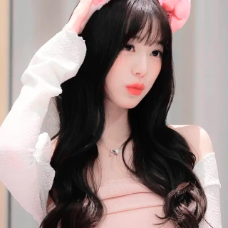 240126-wonyoung-v0-k6oqs4z1912h1