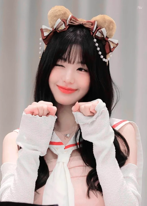 240126-wonyoung-v0-ovsry4z1912h1.webp