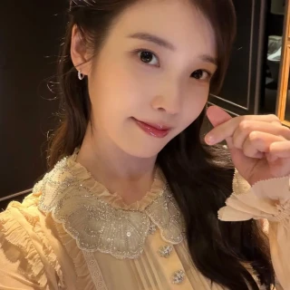 260516-iu-official-instagram-update-happy-iu-day-mini-fan-v0-ke9hrlgeni1h1