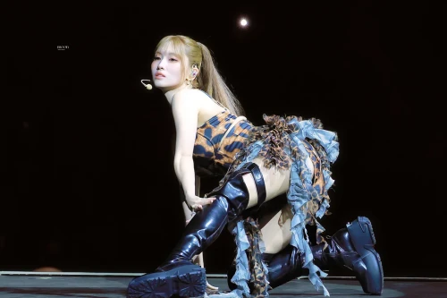 260516-stunning-momo-v0-mjkqudi53q1h1.webp