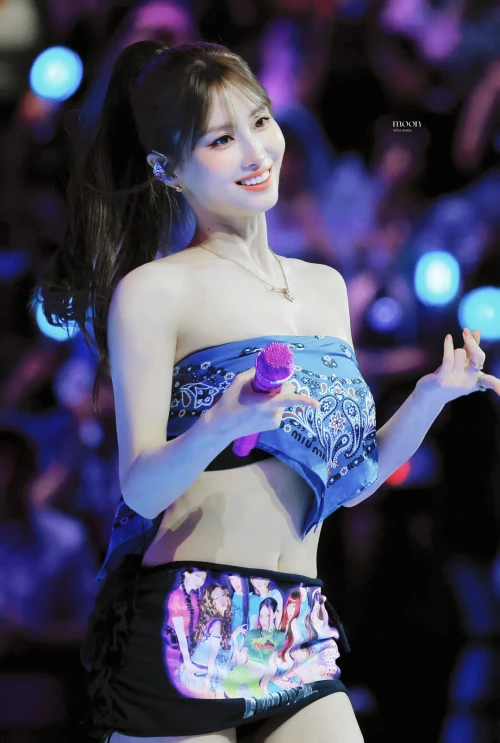 260516-stunning-momo-v0-npn279a63q1h1.webp